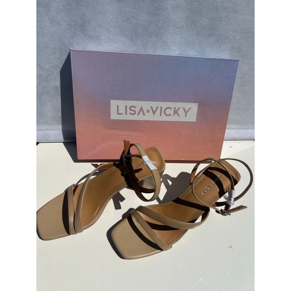 Lisa Vicki, Taupe colored, sandals. Size 7 1/2.